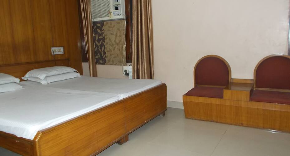 New Light Hotel, Ludhiana 3